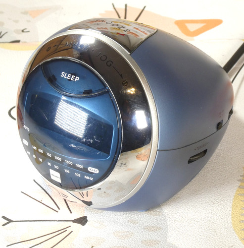 Space age capsule radio - age,