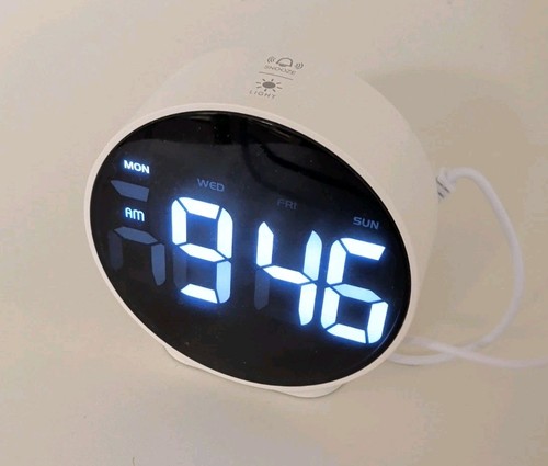 Round white digital alarm - white,